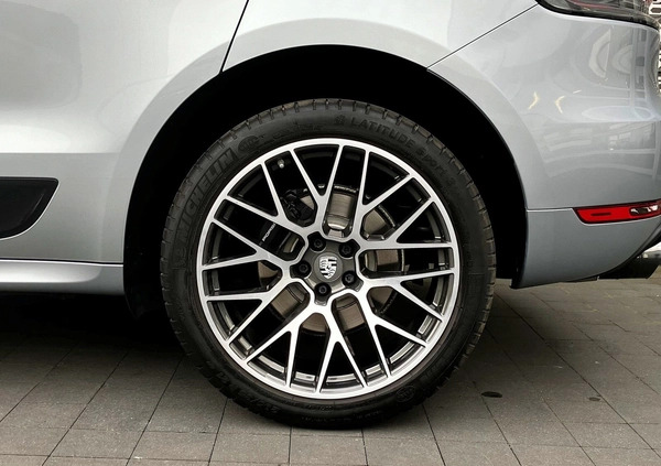 Porsche Macan cena 229000 przebieg: 95907, rok produkcji 2019 z Bytów małe 781